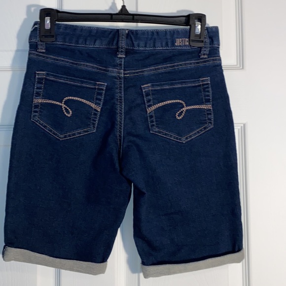 Justice - Picture 2 of 3